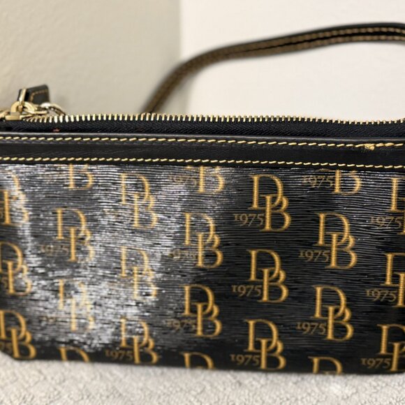 Dooney & Bourke Rare Vintage Wristlet - Picture 3 of 8
